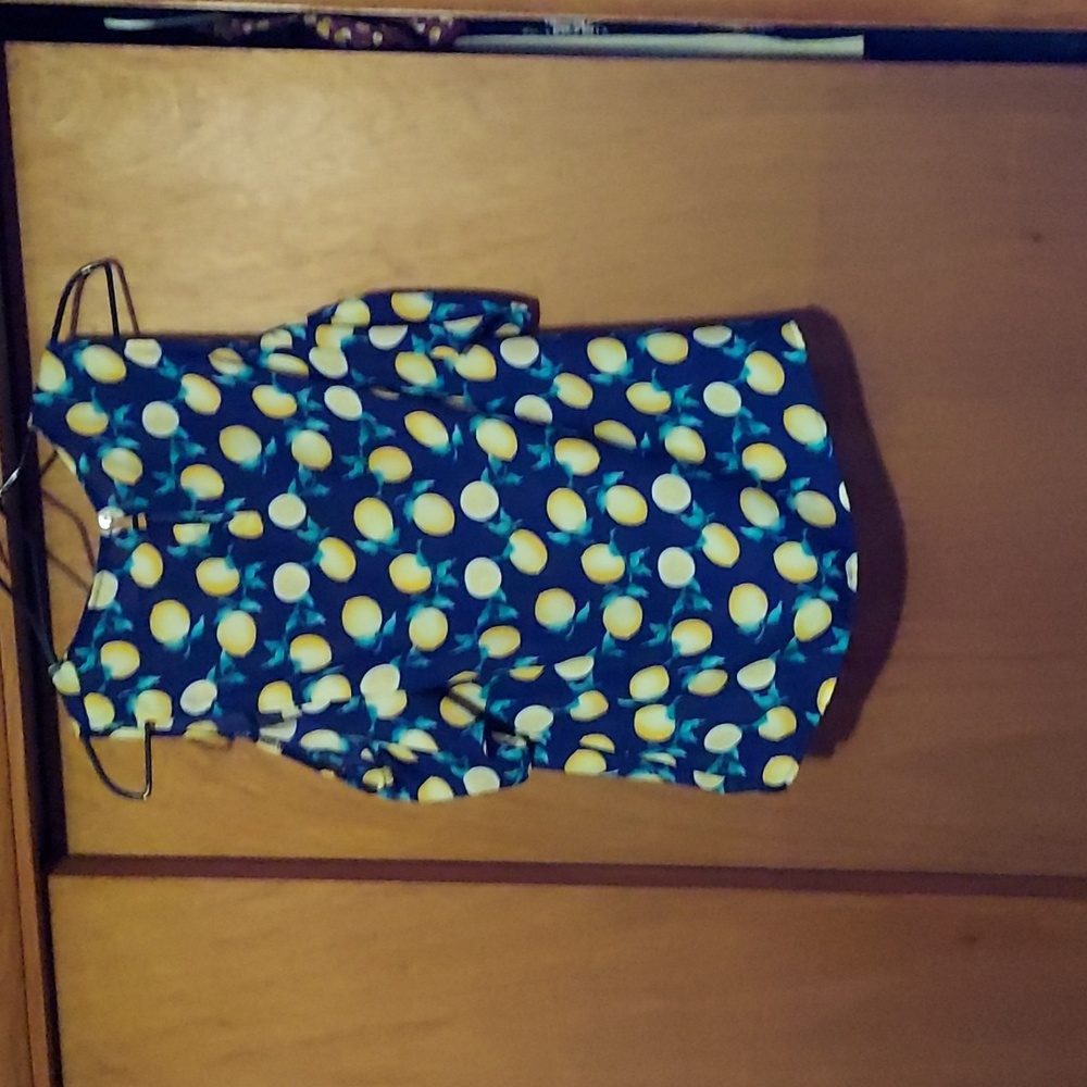 Cold Shoulder Top - Picture 5 of 6